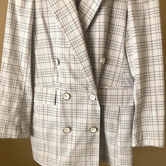 🐰Dynamite Long Plaided Jacket Double Breasted with Six Buttons🐰 Like New 🐇 - Picture 2 of 10